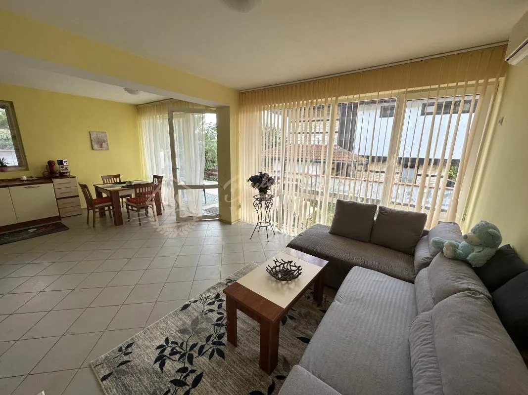 Двухэтажный дом в жилом комплексе с бассейном в с. Горица, обл. Бургас