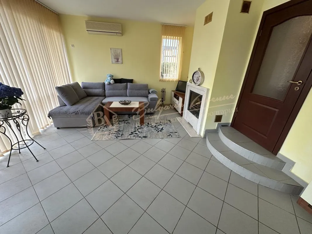 Двухэтажный дом в жилом комплексе с бассейном в с. Горица, обл. Бургас