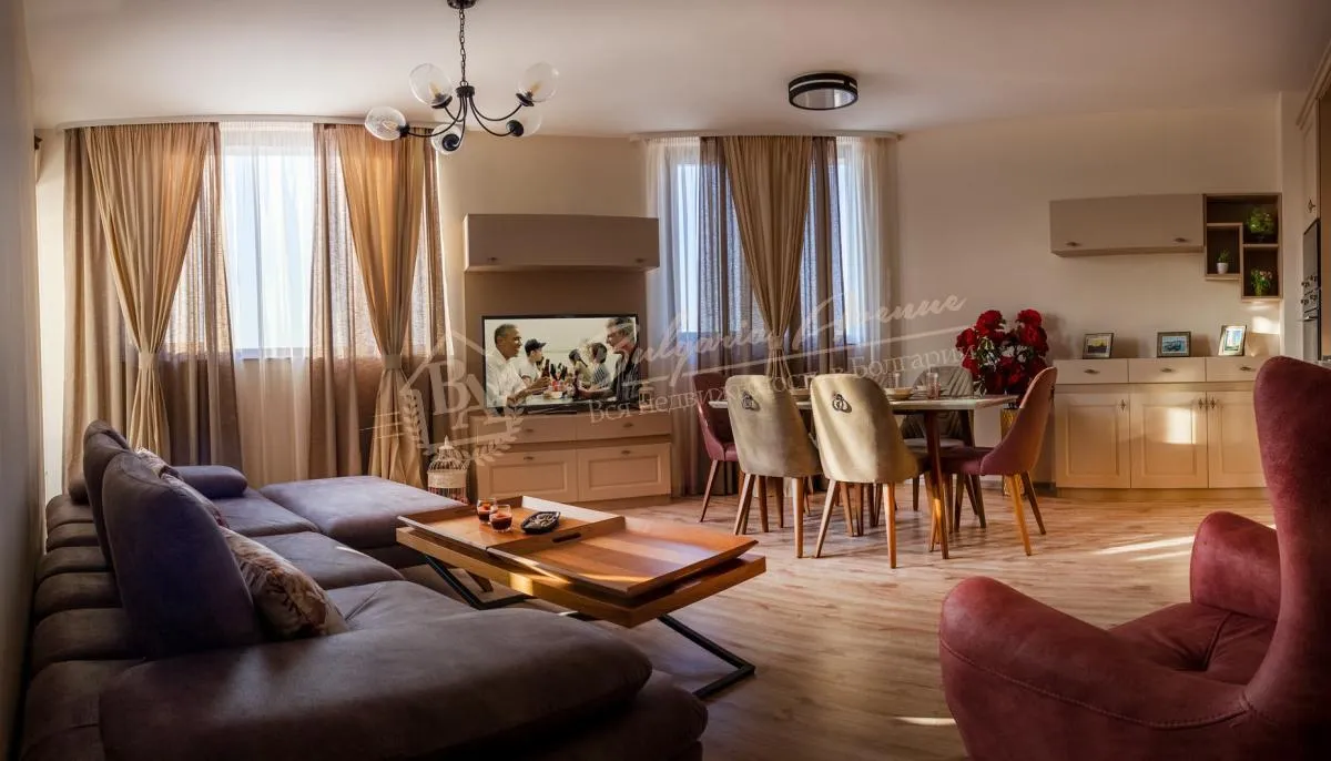 Просторная, уникальная, элитная, трехкомнатная квартира в г.Варна