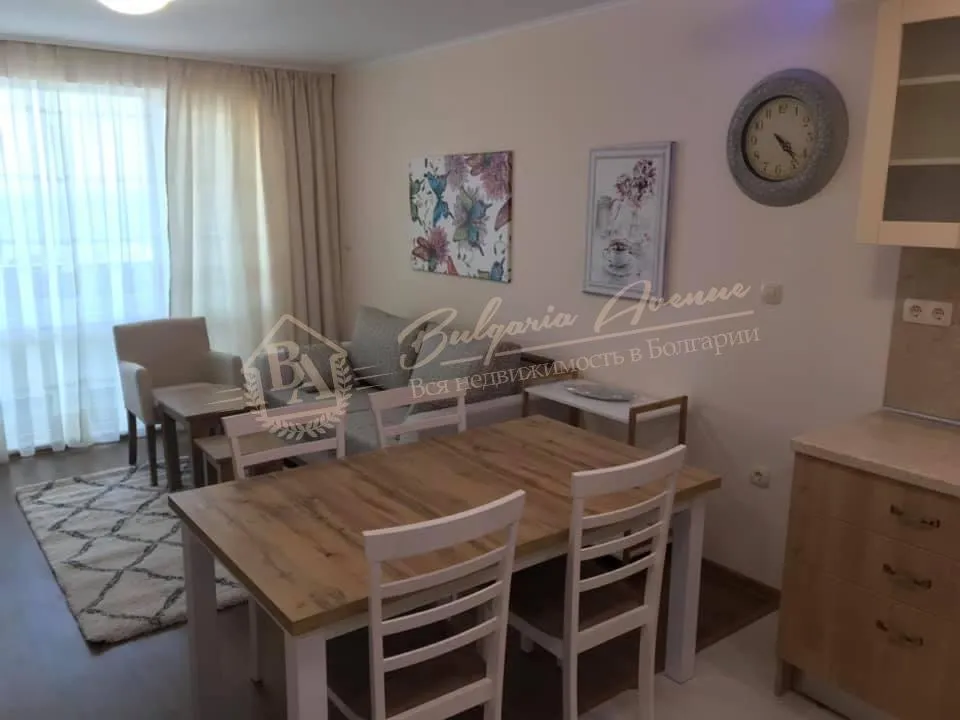 Просторная трехкомнатная квартира с панорамным видом на море в г.Варна