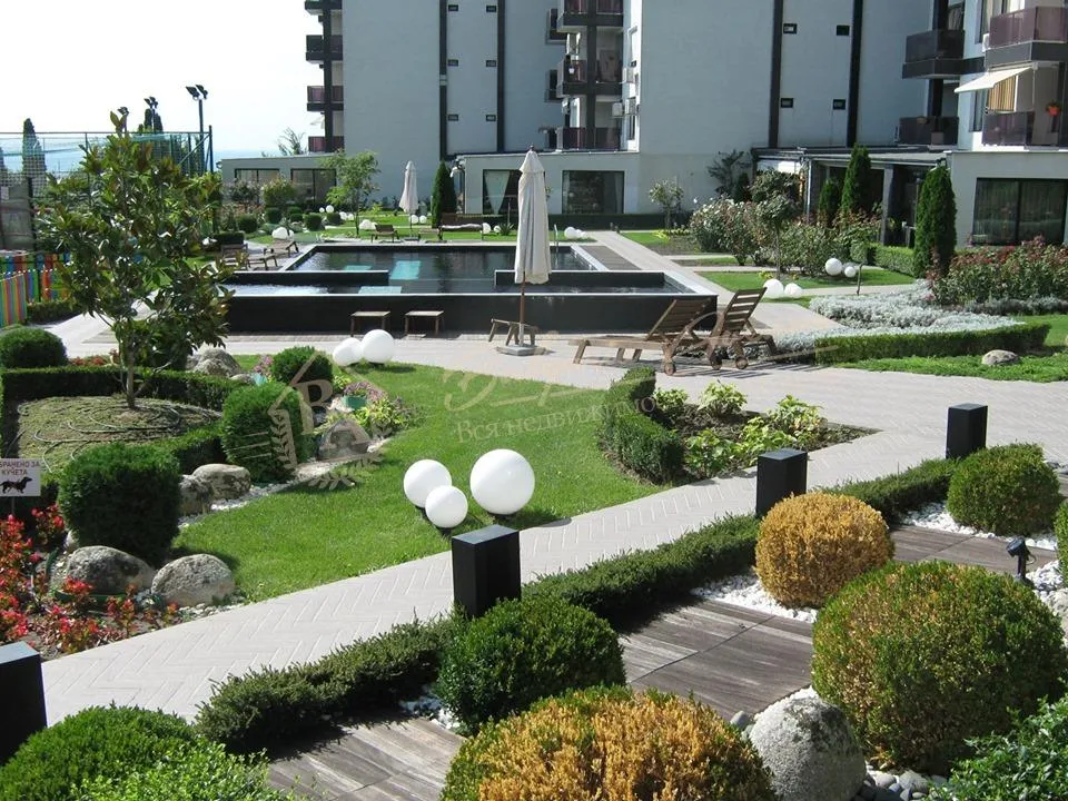 Трехкомнатная квартира у моря в бальнео курорте в Св. Константин и Елена, г.Варна