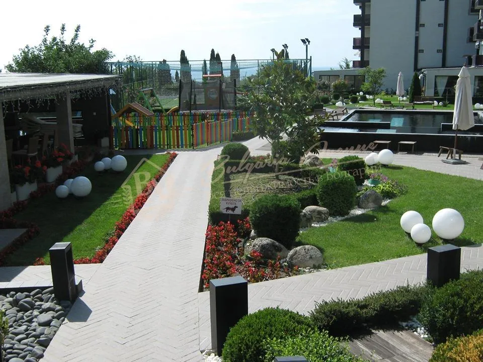 Трехкомнатная квартира у моря в бальнео курорте в Св. Константин и Елена, г.Варна