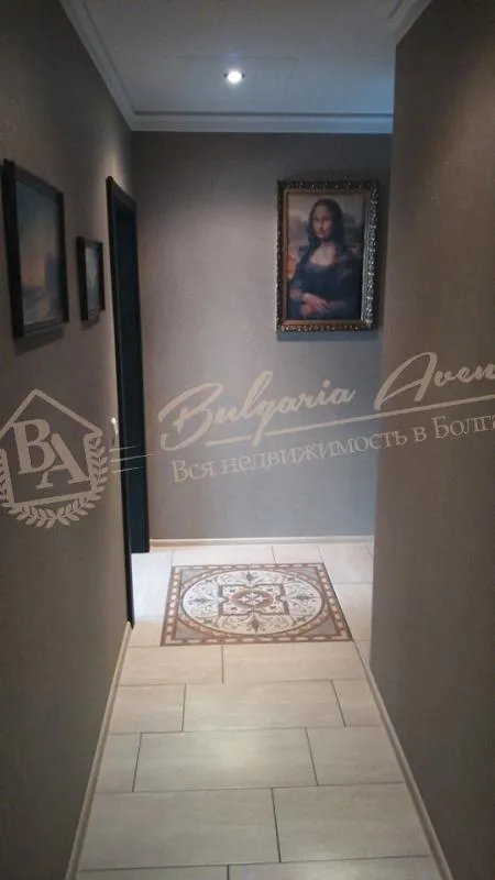 Трехкомнатная квартира у моря в бальнео курорте в Св. Константин и Елена, г.Варна