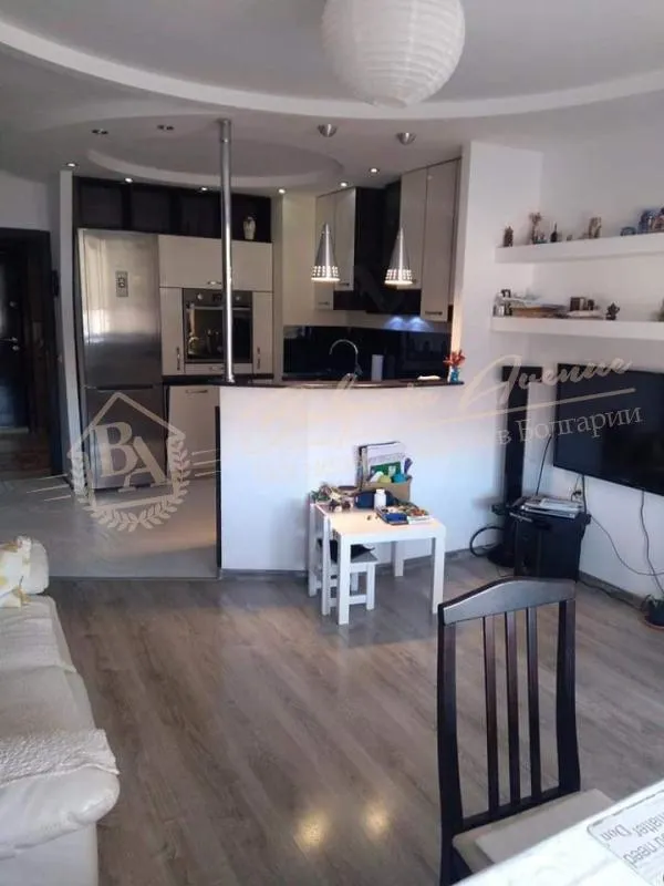 Трехкомнатная квартира у моря в бальнео курорте в Св. Константин и Елена, г.Варна