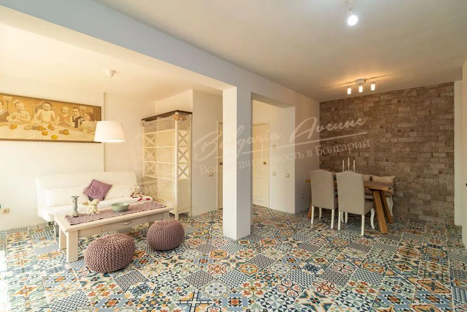 Трехкомнатная квартира для ценителей, с панорамой на залив в г.Варна