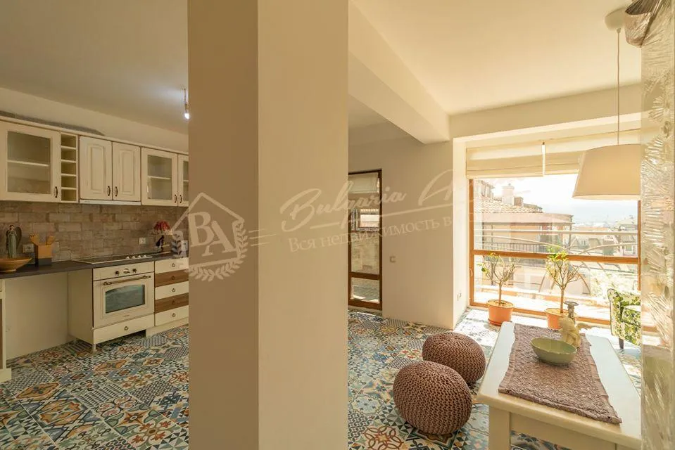 Трехкомнатная квартира для ценителей, с панорамой на залив в г.Варна