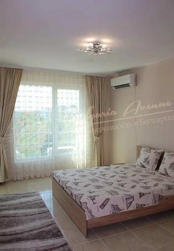 Просторная трехкомнатная квартира в новом доме с видом на море в г.Св.Влас