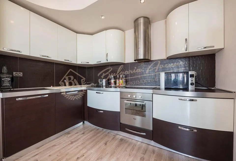 Просторная и светлая квартира с 2 спальнями и видом на море в г.Варна