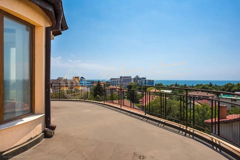 Просторная и светлая квартира с 2 спальнями и видом на море в г.Варна
