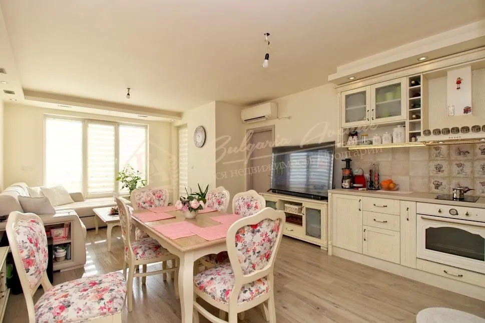 Светлая, элитная квартира с 2 спальнями в новом доме, г.Варна