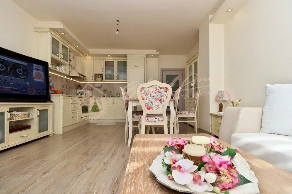 Светлая, элитная квартира с 2 спальнями в новом доме, г.Варна