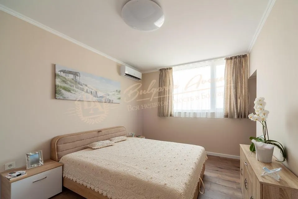 Стильная, светлая трехкомнатная квартира с мебелью в Широком центре г.Варна