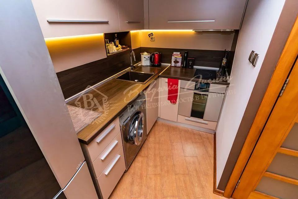 Трехкомнатная квартира класса люкс расположена в квартале Левски, г.Варна