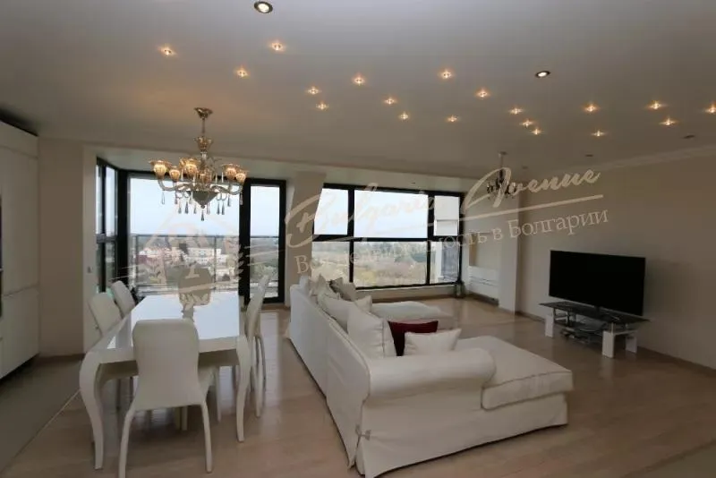 Элитная недвижимость в закрытом жилом доме в Евсиновград, г.Варна