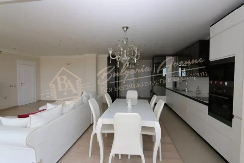 Элитная недвижимость в закрытом жилом доме в Евсиновград, г.Варна