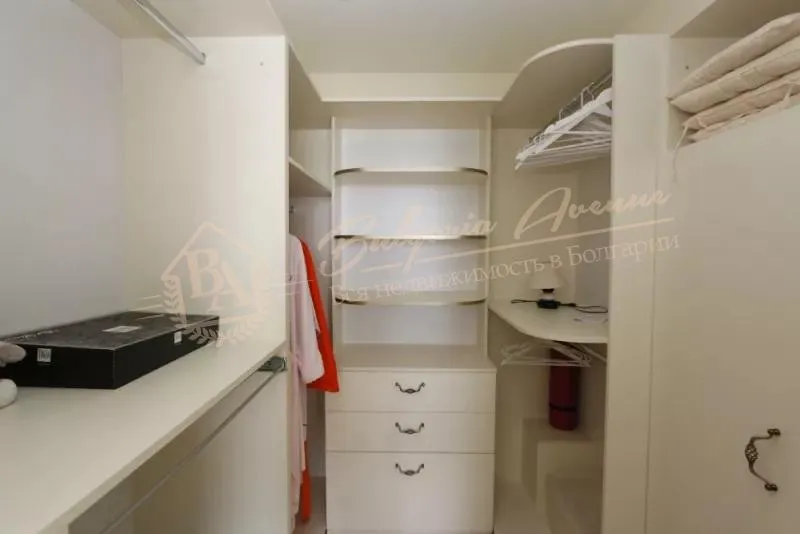 Элитная недвижимость в закрытом жилом доме в Евсиновград, г.Варна