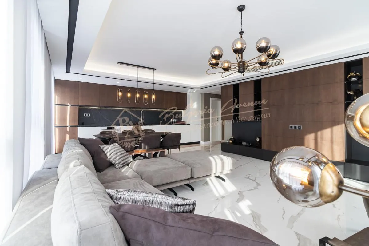 Трехкомнатная квартира на высоком этаже, вид на море, рядом парк, в г.Варна