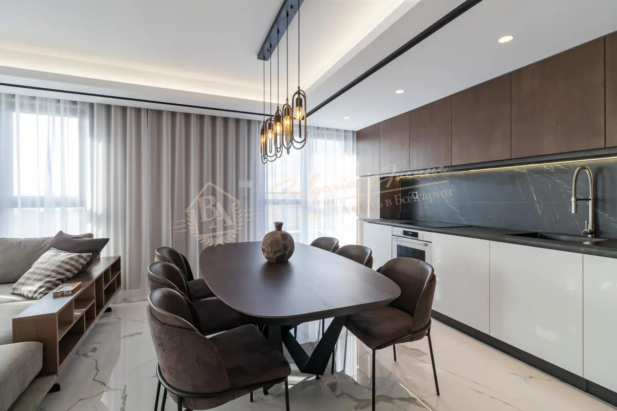 Трехкомнатная квартира на высоком этаже, вид на море, рядом парк, в г.Варна