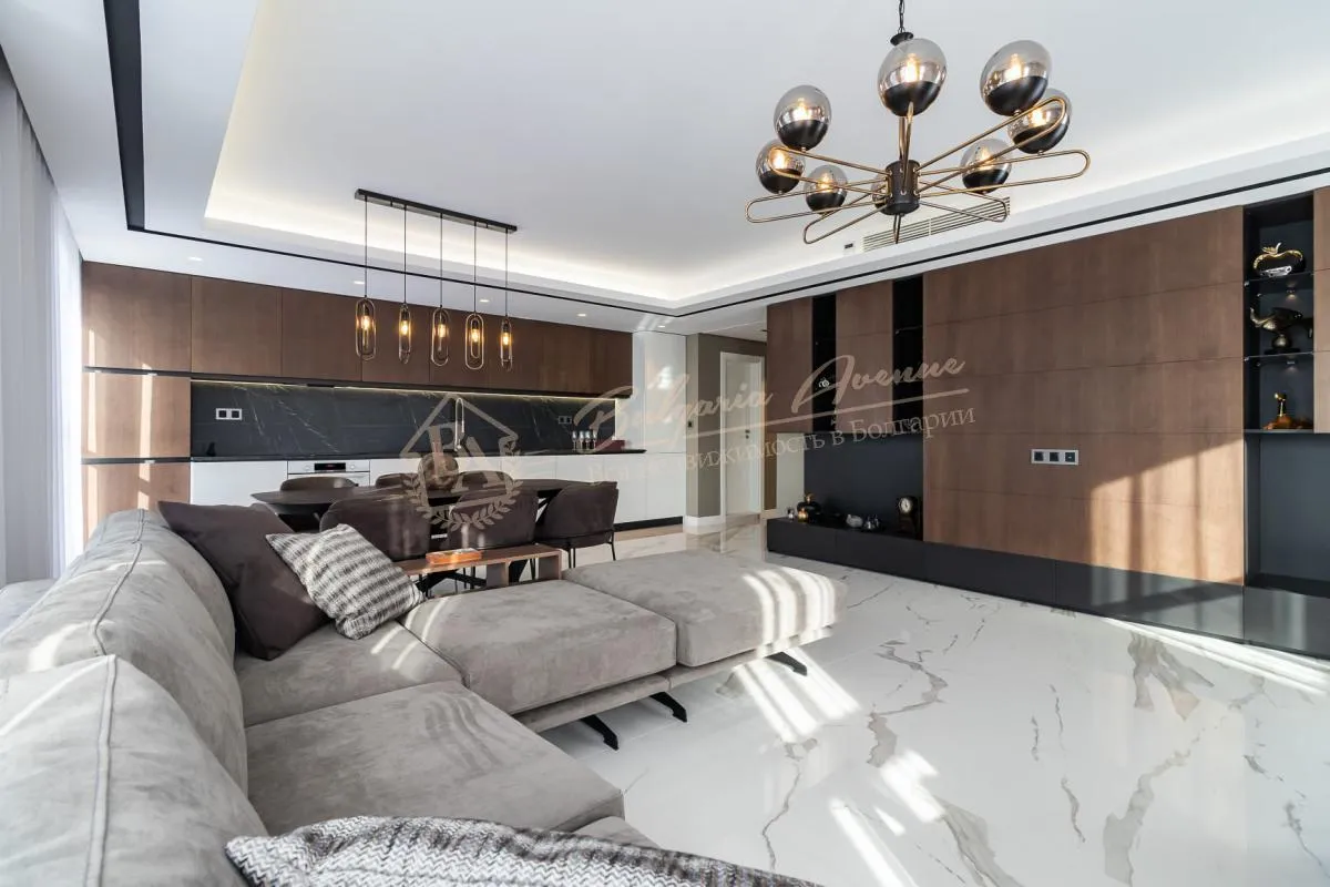 Трехкомнатная квартира на высоком этаже, вид на море, рядом парк, в г.Варна