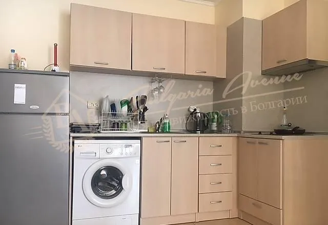 Просторный апартамент с 3 спальнями в 120 м от моря в Равде