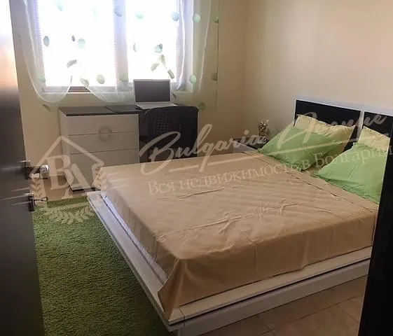 Просторный апартамент с 3 спальнями в 120 м от моря в Равде