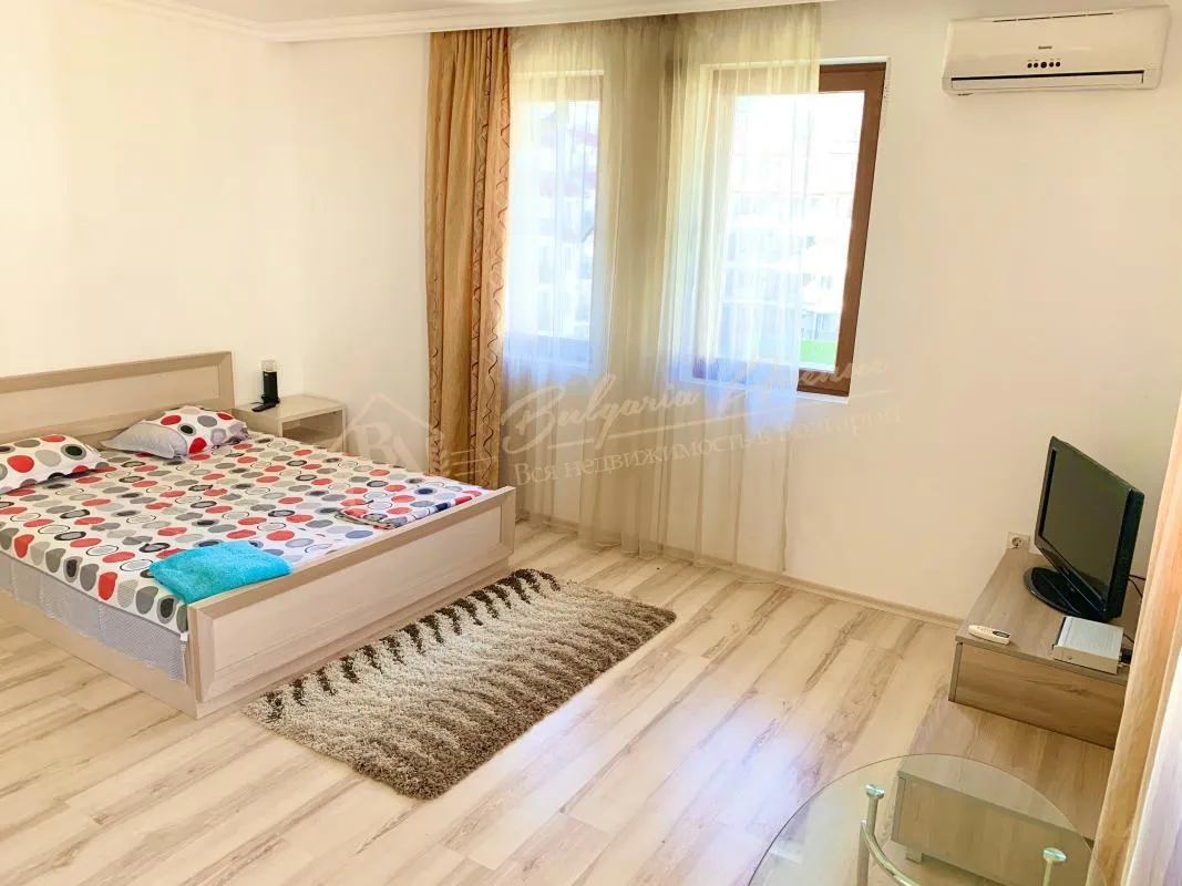 Меблированная четырехкомнатная квартира с видом на море в г.Святой Влас