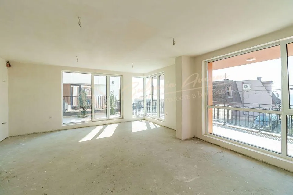 Квартира с 3 спальнями, прекрасная панорама на море, около парка в г.Варна