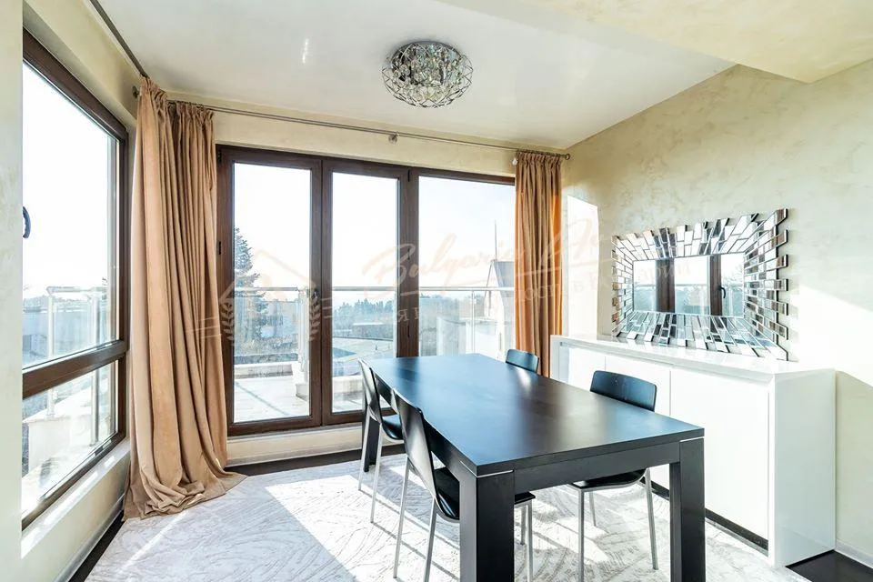 Элитная четырехкомнатная квартира с видом на море в к.Св.Константин и Елена