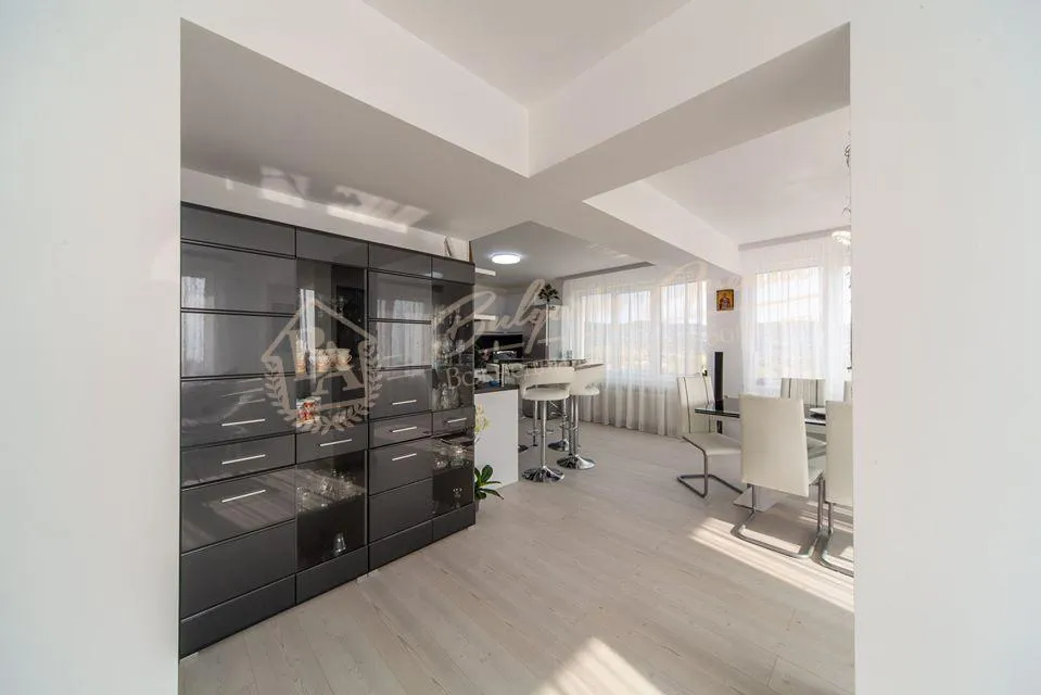 Четырехкомнатная квартира на море в газифицированном доме в Бризе, г.Варна