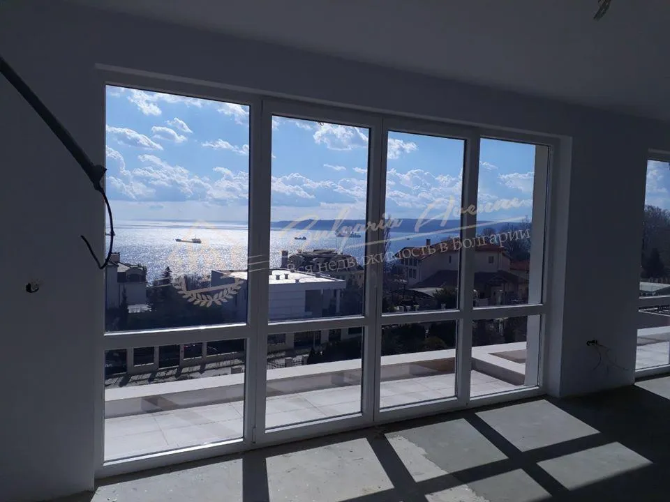 Четырехкомнатная квартира с панорамным видом на море в г.Варна