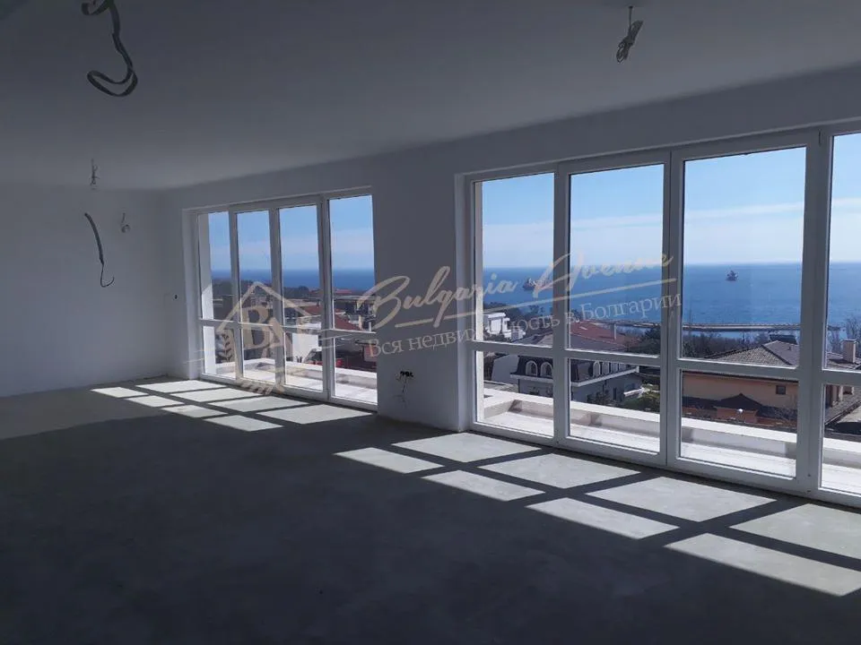 Четырехкомнатная квартира с панорамным видом на море в г.Варна