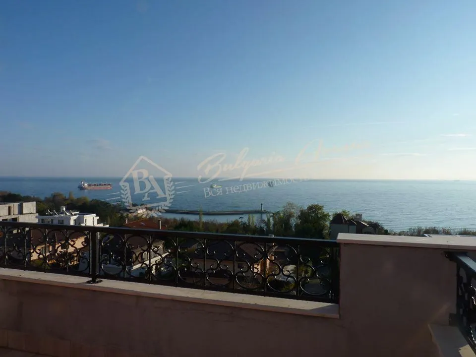 Четырехкомнатная квартира с панорамным видом на море в г.Варна