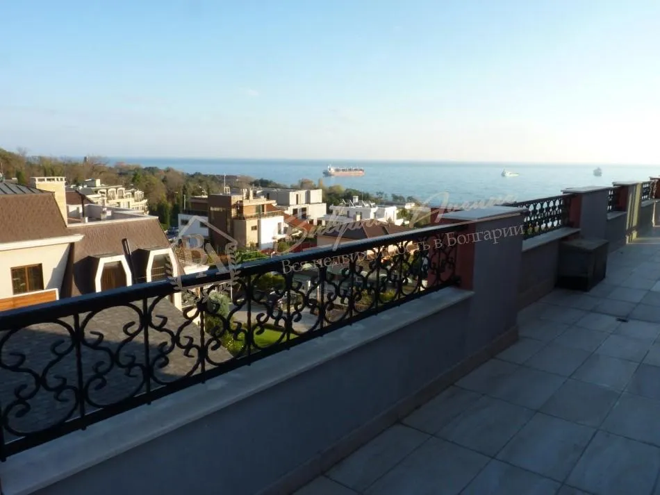 Четырехкомнатная квартира с панорамным видом на море в г.Варна