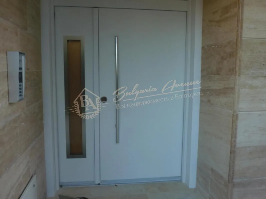 Четырехкомнатная квартира с панорамным видом на море в г.Варна