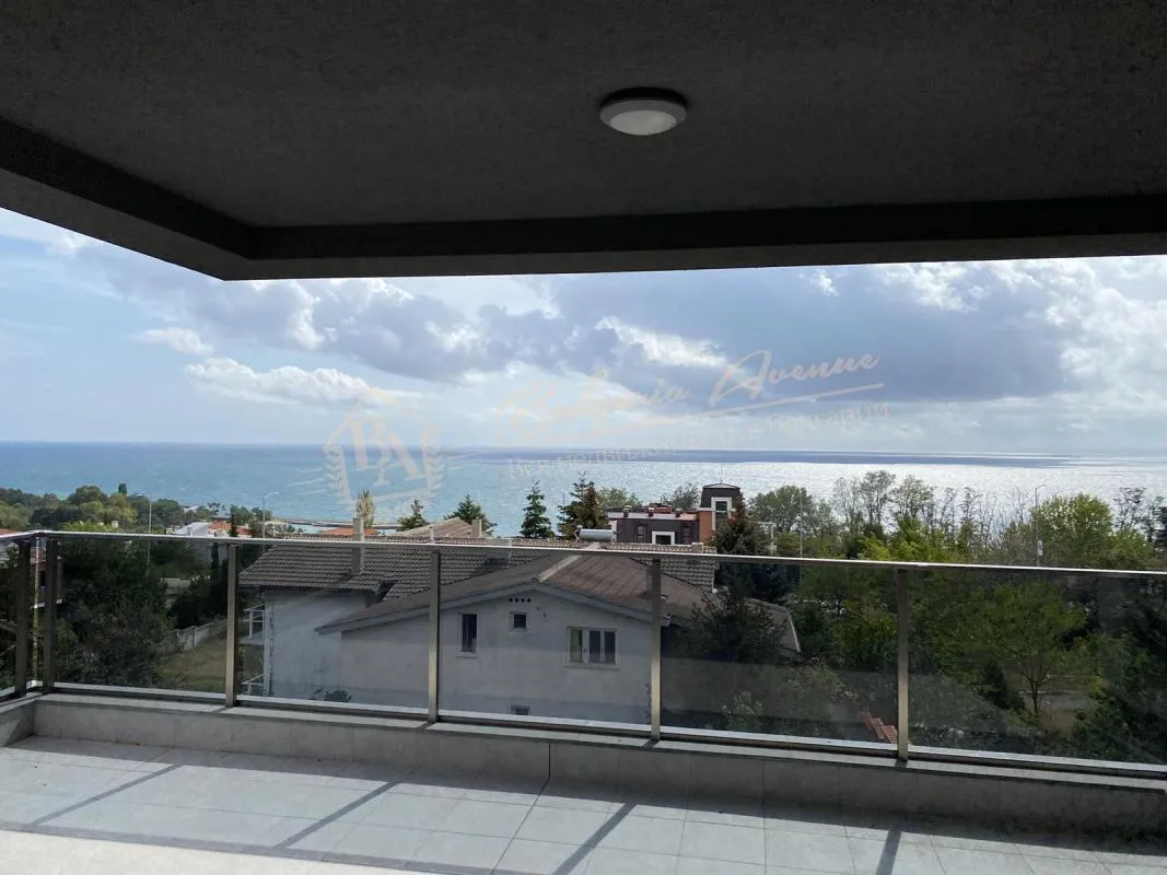 Просторная, многокомнатная квартира в новостройке с видом на море в г.Варна