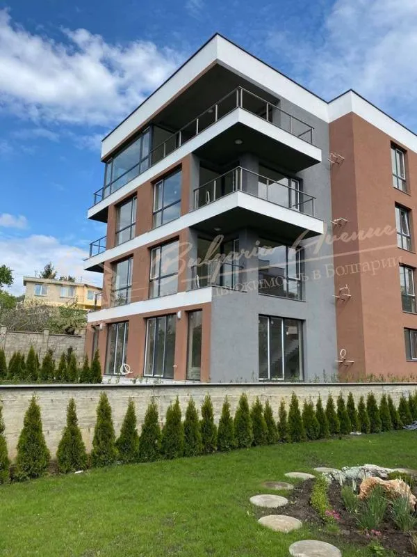 Просторная, многокомнатная квартира в новостройке с видом на море в г.Варна