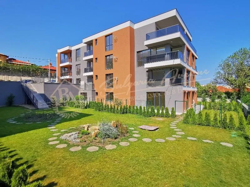 Просторная, многокомнатная квартира в новостройке с видом на море в г.Варна