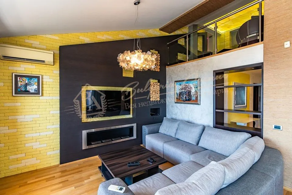 Пентхаус класса люкс с дизайнерской мебелью и видом на море в г. Варна