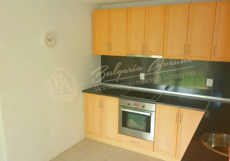 Просторный дом с видом на море в известном районе Балчик