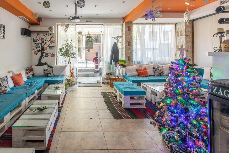 Кафе-бар в самой привлекательной части Идеального Центра в г.Варна