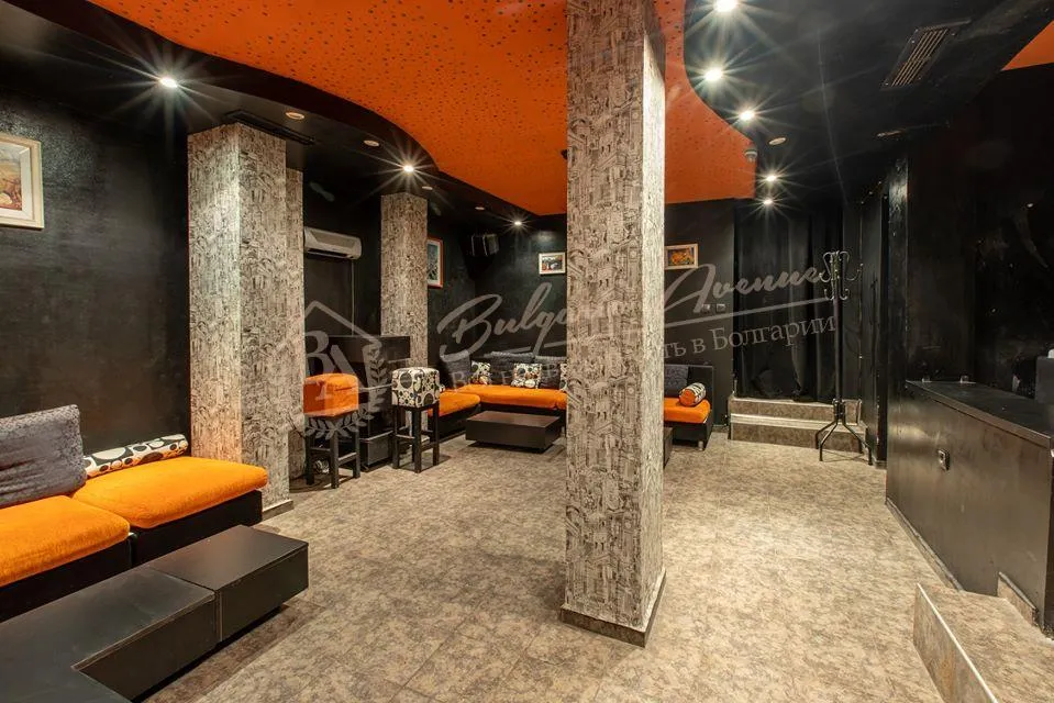 Кафе-бар в самой привлекательной части Идеального Центра в г.Варна