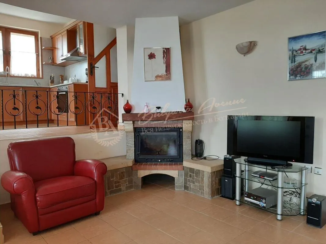 Дом с 3 спальнями, с бассейном в 4 км от моря около Албена, обл.Добрич