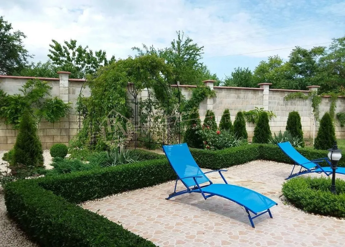 Современный двухэтажный дом, расположенный в селе Осеново