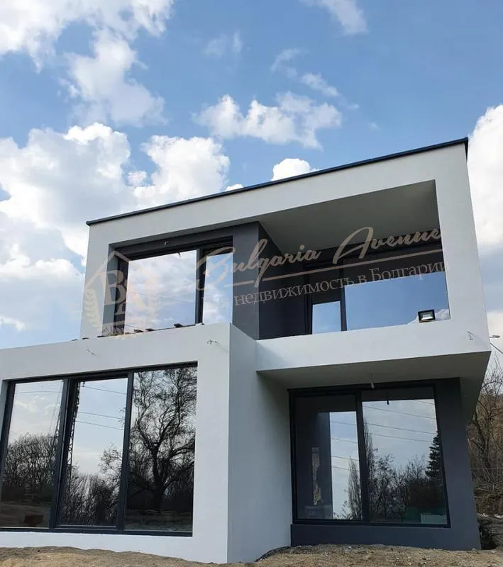 Элитный особняк в красивом в красивом лесном массиве в г.Варна