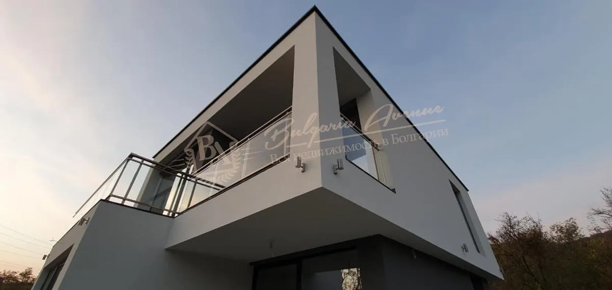 Элитный особняк в красивом в красивом лесном массиве в г.Варна