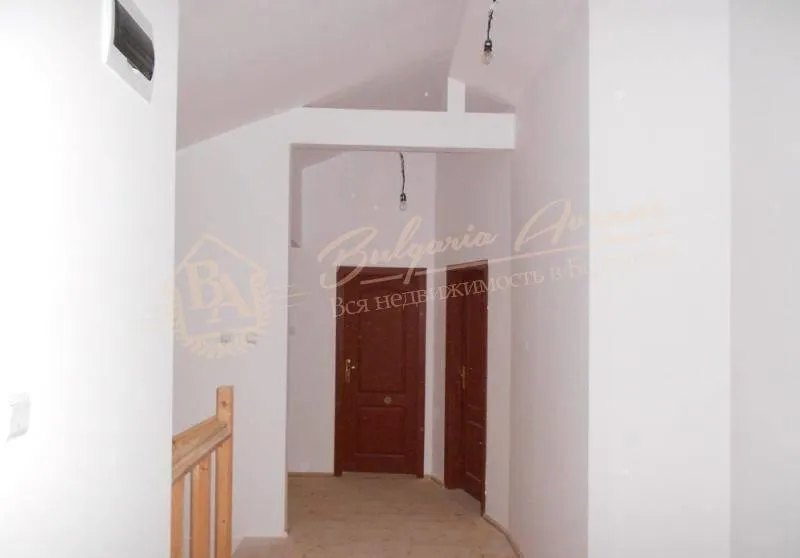 Двухэтажный дом с прекрасным видом на море в Ален Мак, г.Варна