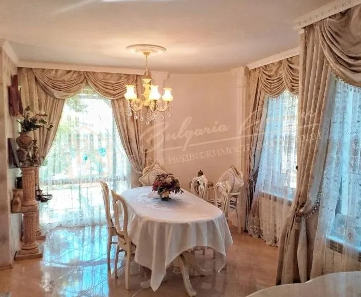 Дом в тихом и живописном районе Варны, в 15 минутах ходьбы от пляжа