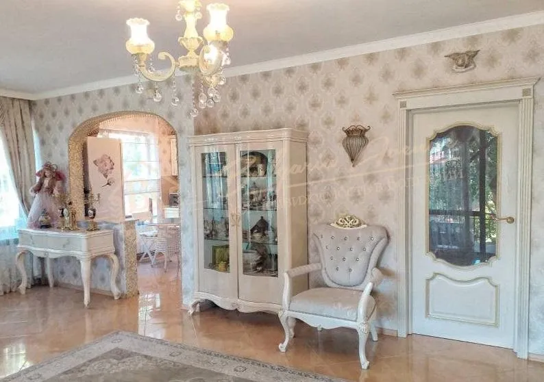 Дом в тихом и живописном районе Варны, в 15 минутах ходьбы от пляжа