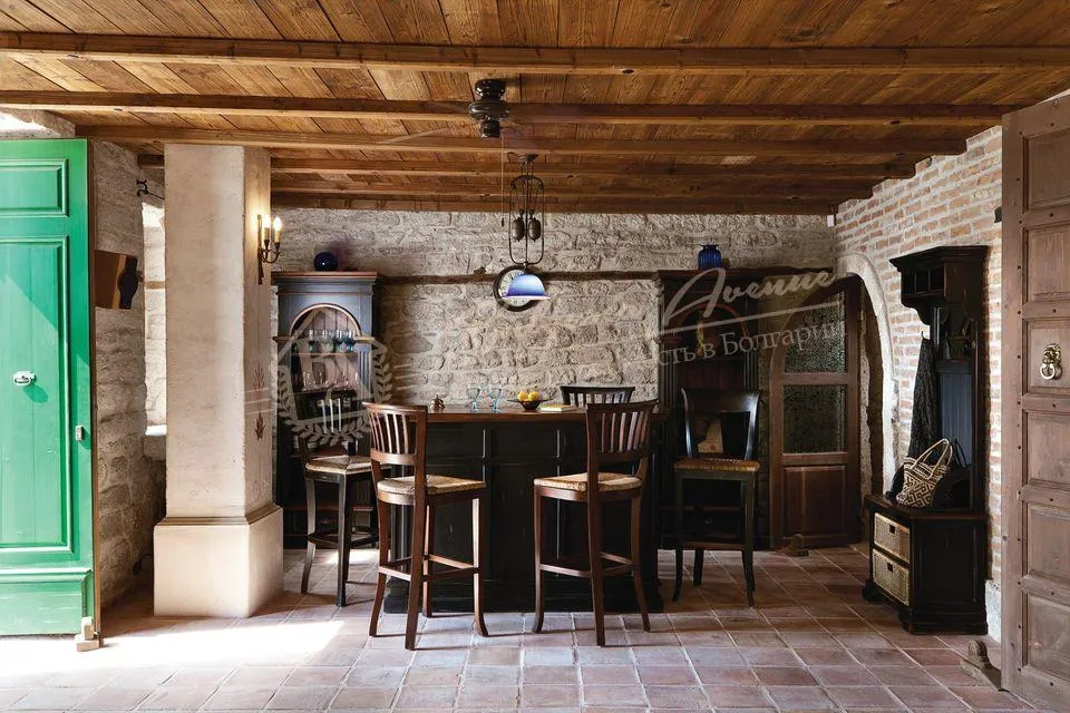 Дом в средиземноморском стиле, на первой линии пляжа в г.Каварна