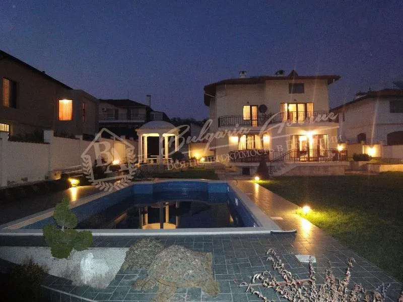 Дом имеет исключительный вид на море, расположен в г.Варна